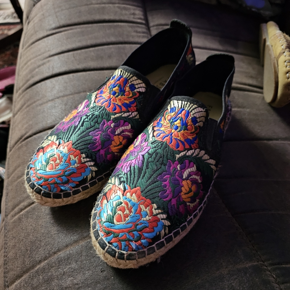 Fabiolas Espadrilles Slip-On Flats sz 6